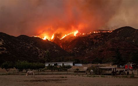 Pictures: Apple Fire in Southern California Explodes to 20,000 Acres ...