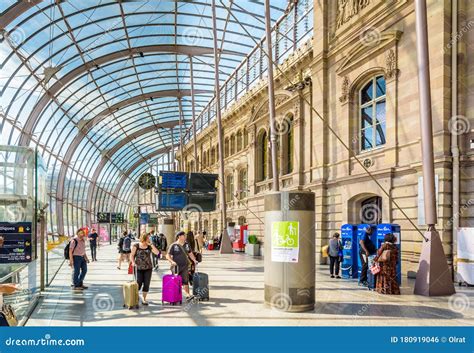 SNCF Train Arriving At Gare De Lyon Part-Dieu With People Ready To ...