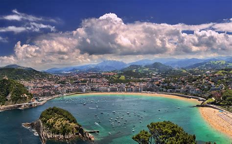 La Concha Beach / Basque / Spain // World Beach Guide