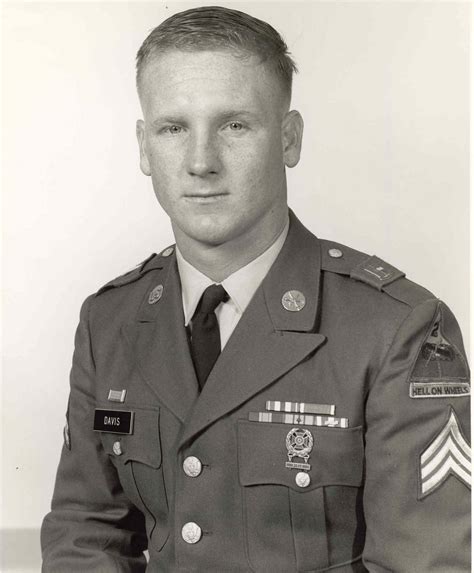 Sammy Lee Davis | Vietnam War | U.S. Army | Medal of Honor Recipient