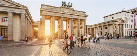 Know About Brandenburg Gate: Architectural Attraction of Berlin ...