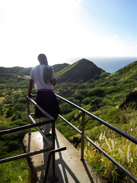 Hiking Diamond Head, Oahu, Hawaii - littlegrunts.com