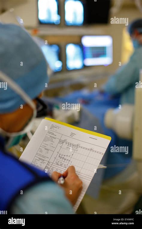 Cardiac surgery - Anesthesiologist Stock Photo - Alamy