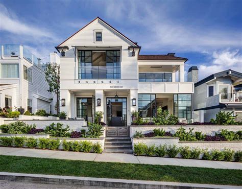 An inviting Corona Del Mar beach house with fabulous curb appeal