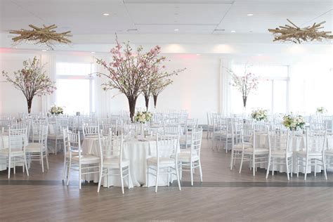 Modern Elegant Coastal Wedding at Newport Beach House, RI