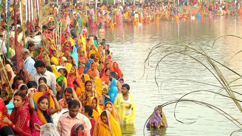 Chhath Puja 2017: Date,History,Chhath Puja Katha,Rituals &Traditions