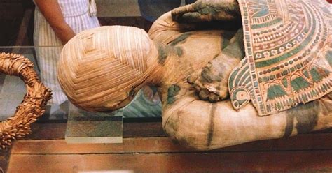 Mummy À La Mode: Elaborate Treatment of the Square-Faced Mummy with ...