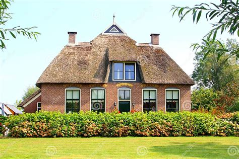 Traditional Thatch Roof Dutch House, Giethoorn, Netherlands Stock Image ...