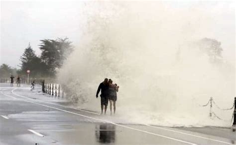 Hundreds Of Stranded Tourists Freed As Roads Reopen In New Zealand