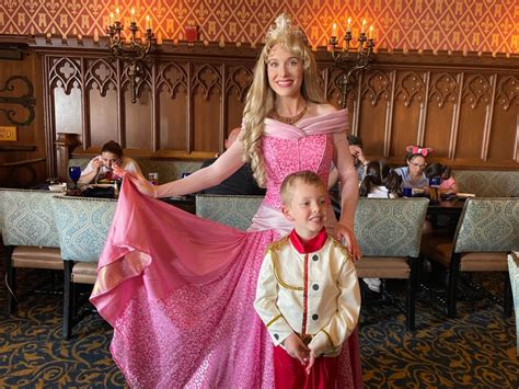 REVIEW: Princess Character Dinner Returns to Cinderella’s Royal Table ...