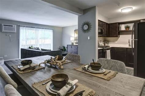 Westmont Village Apartments - Westmont, IL 60559