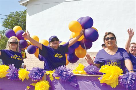 COMMUNITY - San Felipe Exes parade highlight of biennial reunion - 830Times