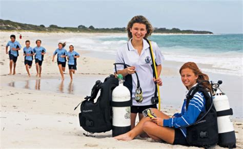 Students hooked on marine course | The West Australian