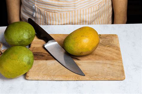 How to Cut a Mango: 5 Easy Hacks | Fresh N Lean