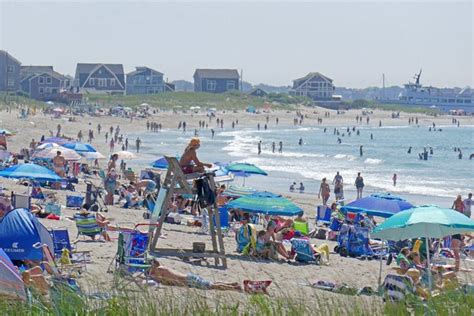 East Matunuck State Beach reopens after syringes found washed up