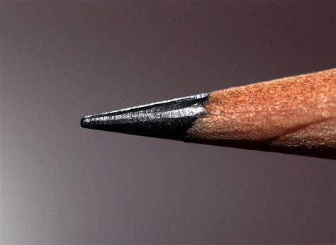 Gambar:Closeup of pencil graphite.JPG - Wikipédia