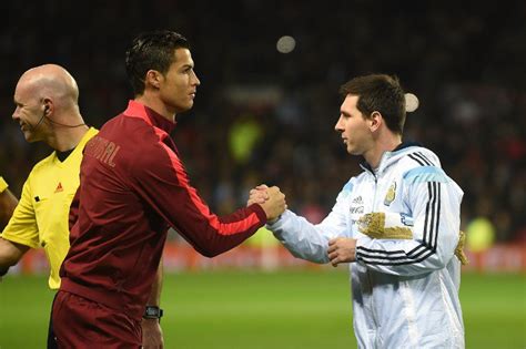 Messi, Ronaldo kissing graffiti causes stir pre-Clasico