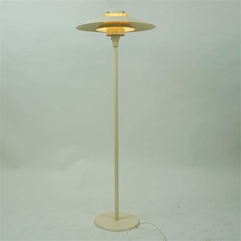 Scandinavian Modern white Metal Floor Lamp by Lyfa | #141351
