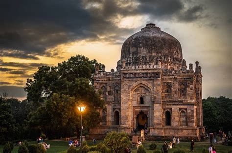 Discover the Majestic Lodhi Gardens