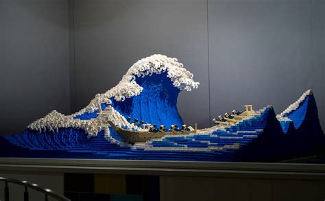 Un artiste japonais a recréé "La Vague" d'Hokusai en 3D avec 50 000 LEGO