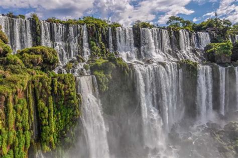 “The Natural Wonder of Brazil: Iguazu Falls” – Traveldiarynow