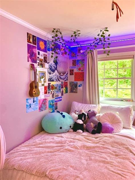 20 Essential Indie Aesthetic Room Ideas & Decor Inspiration | Displate ...