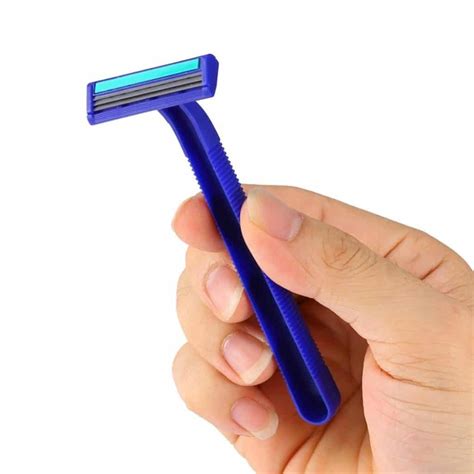 Best Disposable Razor - Latest Detailed Reviews | TheReviewGurus.com