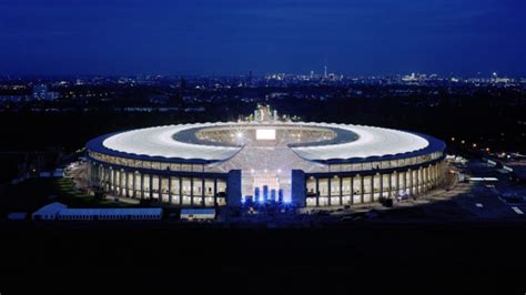 Olympiastadion Berlin, Sports Arenas and Historical Monuments - Traveldigg.com