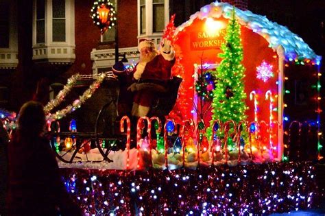 Holiday Parade of Lights | Travel Wisconsin