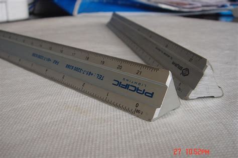 Triangular Engineers Scale Ruler - China Ruler and Aluminum Ruler