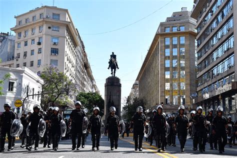 Thousands of Argentines protest in the Plaza de Mayo in Buenos Aires against Milei cuts