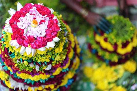 Bathukamma Flower Festival Telangana | Flower festival, Festival ...