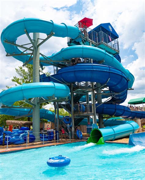 WaterSlides – SplashDown Waterpark