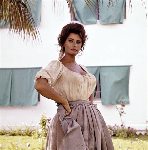 Sophia Loren: Stunning vintage photos of the Italian classic beauty icon, 1950s-1960s - Rare ...