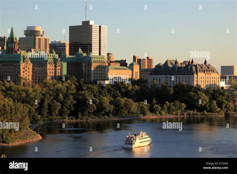 Canada, Ontario, Ottawa, skyline, Ottawa River Stock Photo - Alamy