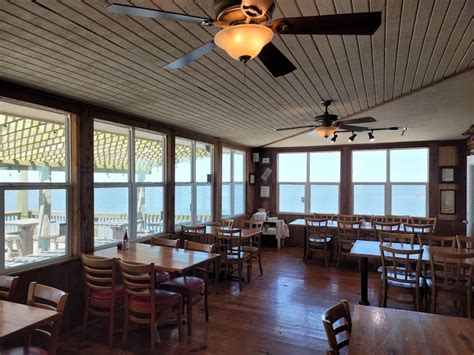 Stingaree Restaurant & Marina - Crystal Beach, TX 77650 - Menu, Reviews, Hours & Contact