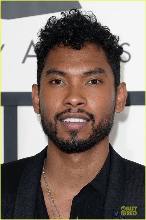 Miguel - Grammys 2014 Red Carpet: Photo 3040999 | 2014 Grammys, Miguel Pictures | Just Jared