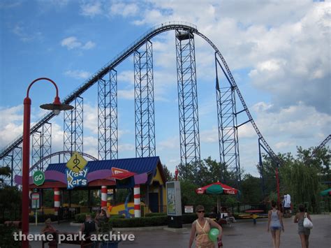 Superman The Ride at Six Flags New England | Theme Park Archive