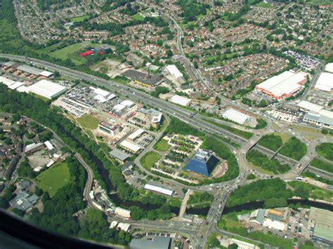 File:The Stockport Pyramid from the air (C) Thomas Nugent - Geograph - 4029398.jpg - Roader's ...