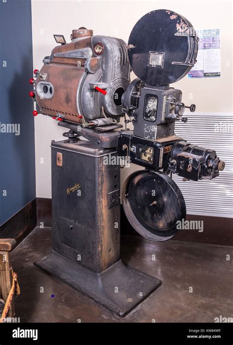 Vintage movie theater hi-res stock photography and images - Alamy