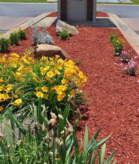 Red Colored Mulch | Indianapolis Mulch | McCarty Mulch