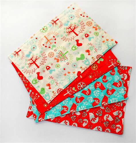 Easy DIY Holiday Placemats | Diy placemats fabric, Diy placemats, Christmas placemats