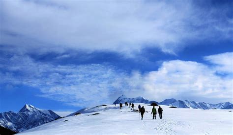 Brahmatal Trek 2019 Guide | Best Winter Treks in Himalayas