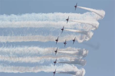 Premium Photo | Red arrows formation