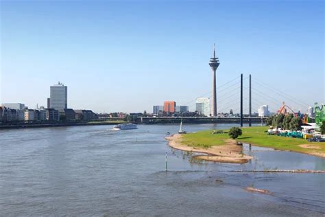 Dusseldorf skyline Stock Photos, Royalty Free Dusseldorf skyline Images ...