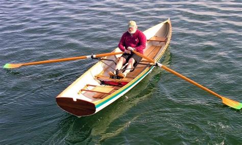 Rowing Boat Hire for 5 Person in England, UK | GetMyBoat