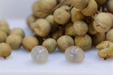 Longan Fruit How to Eat It and What Does It Taste Like