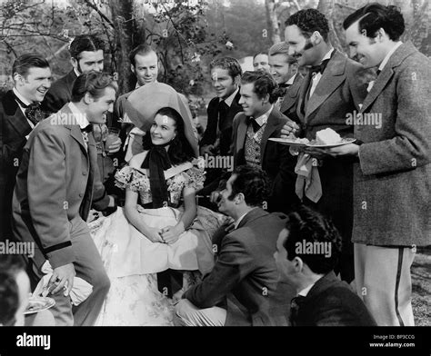 VIVIEN LEIGH & CAST GONE WITH THE WIND (1939 Stock Photo - Alamy