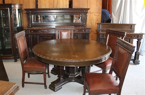 Bargain John's Antiques | Antique Round quarter sawn Oak Dining Table ...