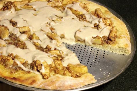 Apple Crisp Pizza Recipe | HGTV